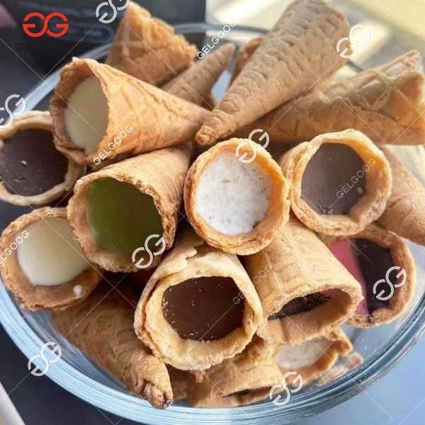 Machine for making mini cones